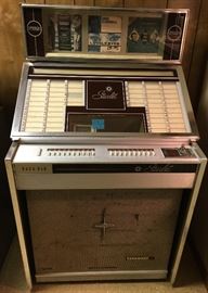 Vintage Rock Ola Starlet Jukebox