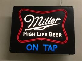 MILLER BEER LIGHTED SIGN