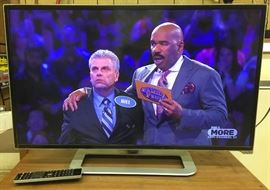 VIZIO FLAT SCREEN TV