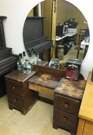 ANTIQUE DRESSING TABLE