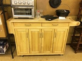 WOW SWEET ROLLING ISLAND & BREAKFAST BAR.