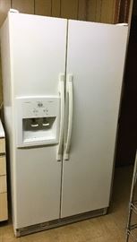 ROPER SIDE BY SIDE REFRIGERATOR 