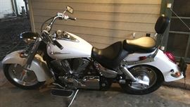 2008 HONDA VTX1300R8, UNBELIEVABLE 44 ACTUAL MILES!
