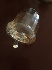 Simon Designs light amber acorn paperweight