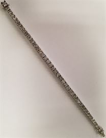 12 Carat diamond tennis bracelet 14k Ap $34,600