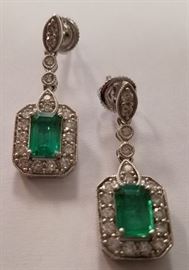 18K Emerald & diamond earrings Ap $4,600