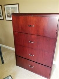 Chest of drawers 