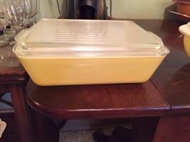 Square Yellow Pyrex with Lid.