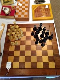 Drueke Chess Board and pieces 