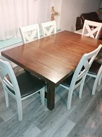 Table & 6 Chairs