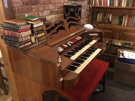 Baldwin organ and bench