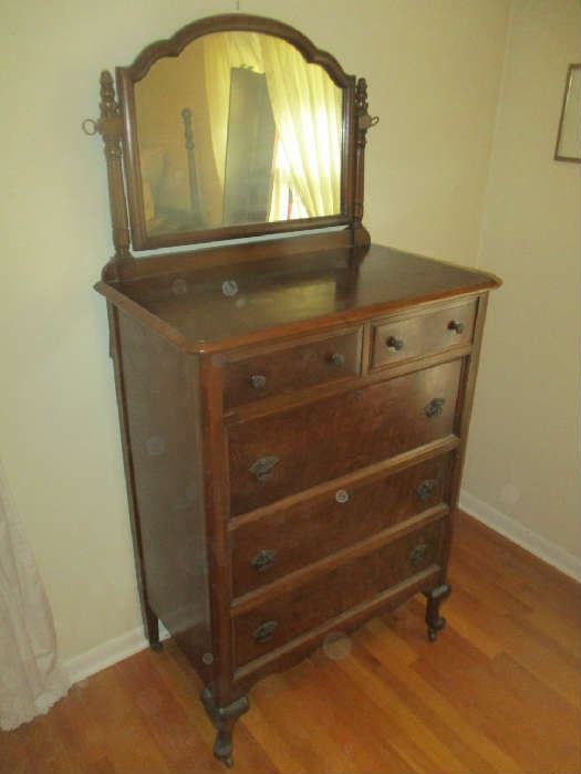 1930'S GRAND RAPIDS MADE DRESSER WITH MIRROR