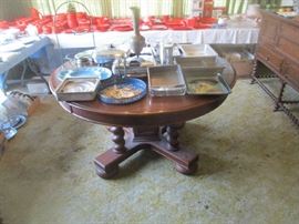 JOHN WIDDICOMB FURNITURE ROUND DINING TABLE WITH BARLEY TWIST LEGS, 4 LEAVES, 6 CHAIRS