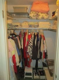 WOMANS CLOTHING AND BLANKETS