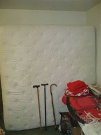 KING SIZE BOX SPRING AND MATTRESS