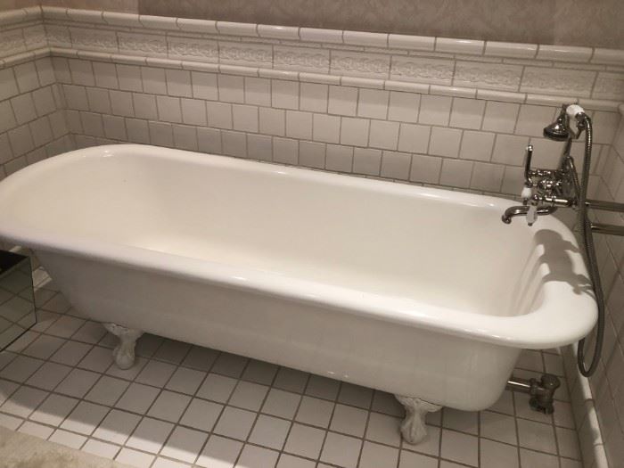 CAST IRON CLAW FOOT TUB WITH HARDWARE