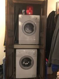 THERE ARE 4 WASHERS AND DRYERS IN THIS SALE