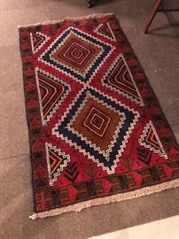 Area rug 2’9”x 4’10” $300