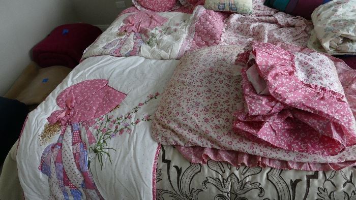 Vintage Holly Hobbie bed set