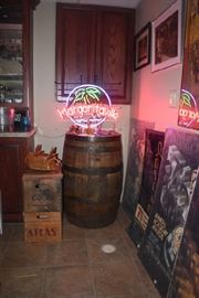 Margrita Neon Coord Atlas Wood Boxes, Vernos Giner Barrel, Posters