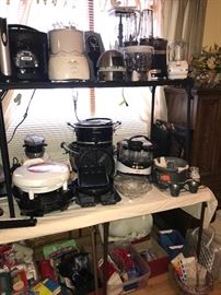 Kitchen small appliances 