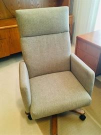 Office swivel chair