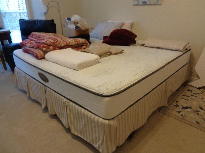 king bed w/nice mattress
