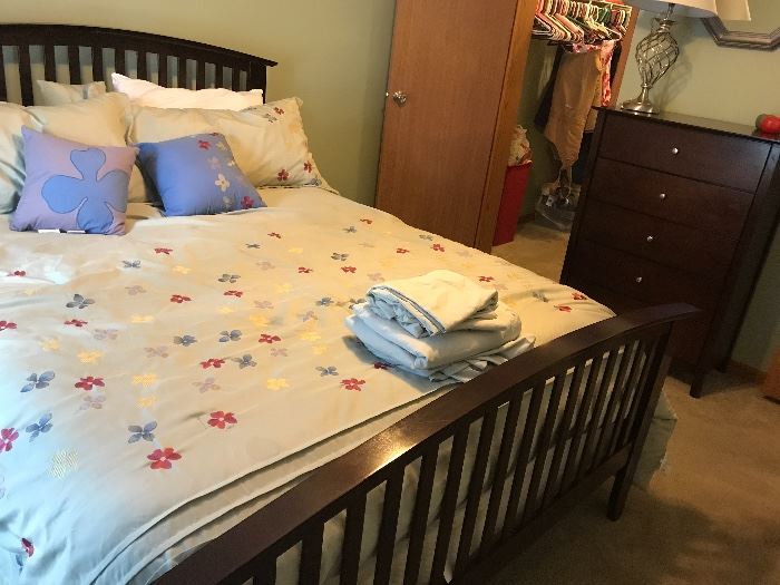 Queen mission bed and chest of drawers