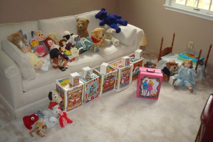 Great selection dolls, bears & etc.