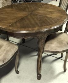 Vintage dining table ~ comes with two leaves and chairs