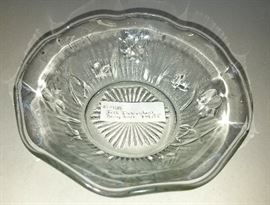 Depression Era Jeanette Glass "Iris & Herringbone" Clear Berry Bowl