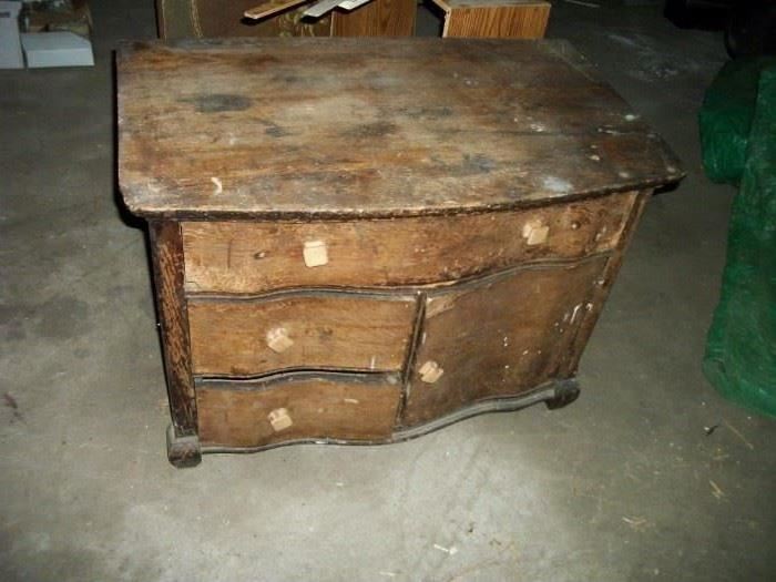 oak commode as is 10.00