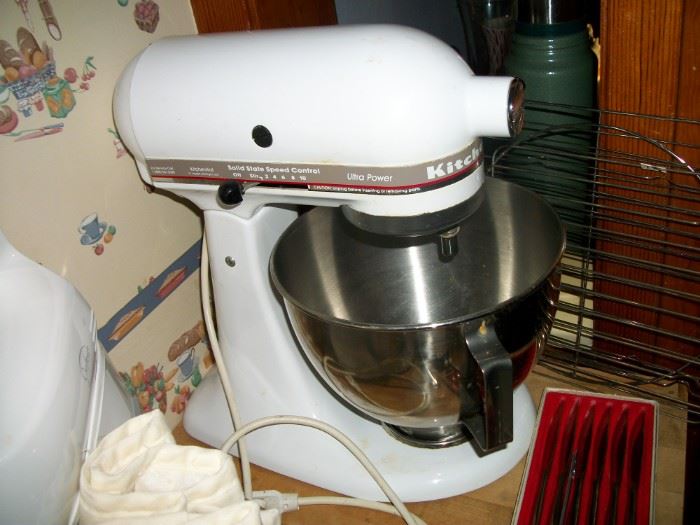 kitchenaid mixer  80.00