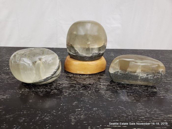 Polished stone accent.