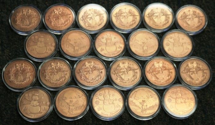 Copper Christmas rounds in capsules