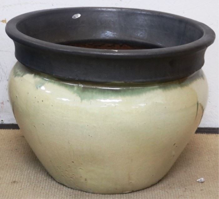 Large Kenilworth pot