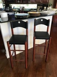 2 BAR STOOLS