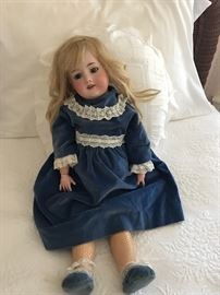 ANTIQUE DOLL