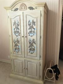 ARMOIRE