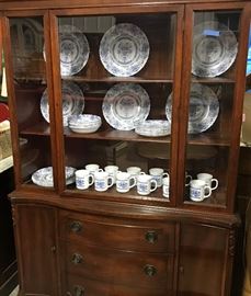 Small Maghogany china cabinet