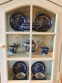 Minuture childs blue willow tea set