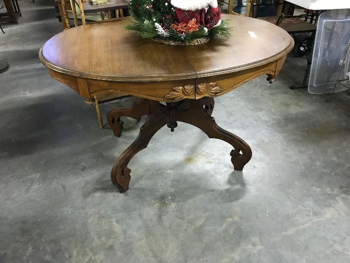 Walnut Large oval table
