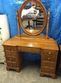MAPLE DRESSING,TABLE WITH MIRROR
