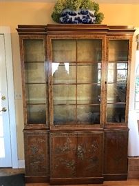 Asian China Cabinet