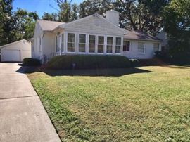 Cute 3/2, Sun porch, Living/Dining, Brkfst rm, deck