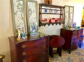 Pr Serpentine Chests, Nippon, Old Plate Rack, Crystal