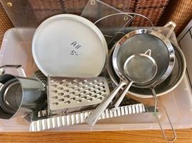 Colander's, Sifters, bakeware new