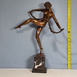 Artz Bronze Statue Lady a