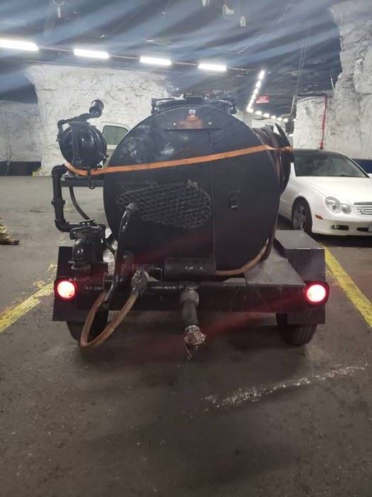 1 Hot Tar Kettle Roofing Asphalt on Trailer....