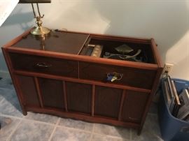 Magnavox Console